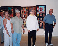 Con su amigo Gabriel García Márquez y amigos. Durante Un poco de mí, exposición personal realizada en el Museo Nacional de Bellas Artes, La Habana.